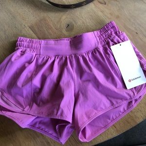 Lululemon Hotty hots in magenta glow- size 6